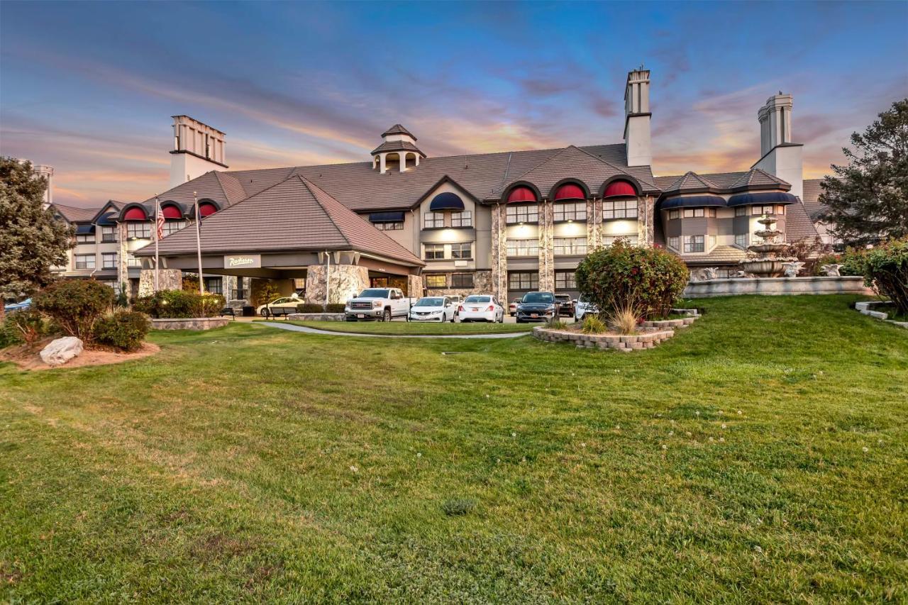 Radisson Hotel Salt Lake City Airport Exterior foto